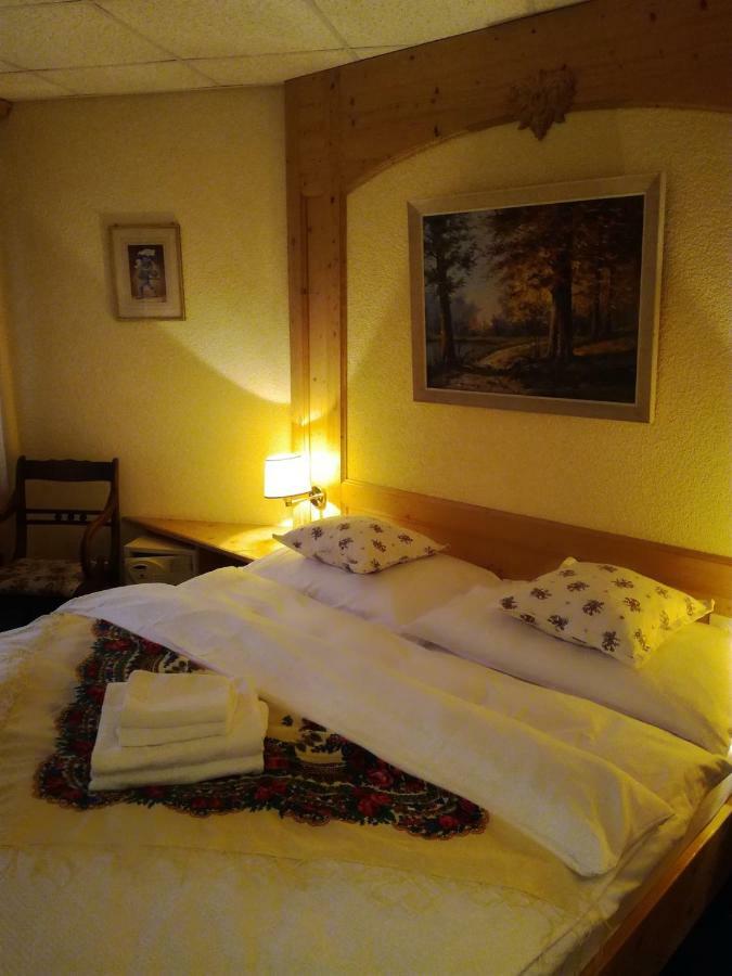 Touristen-Chalet Лойкербад Екстериор снимка
